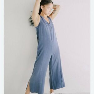Bella Dahl Blue V - Neck Jumpsuit Size Small POCKETS!!